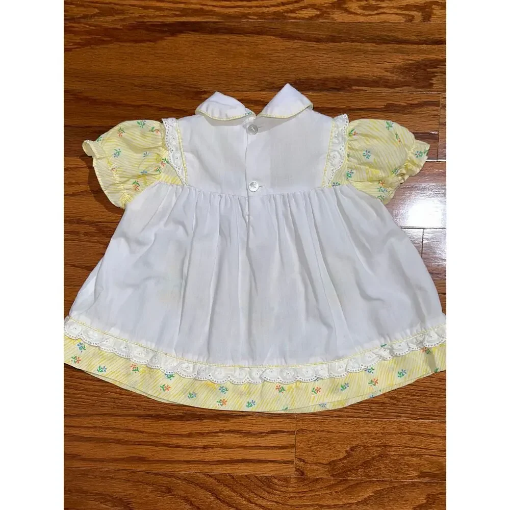 Vintage Baby Girls Prairie Cottage Embroidered Floral Ruffle Dress Size 9M